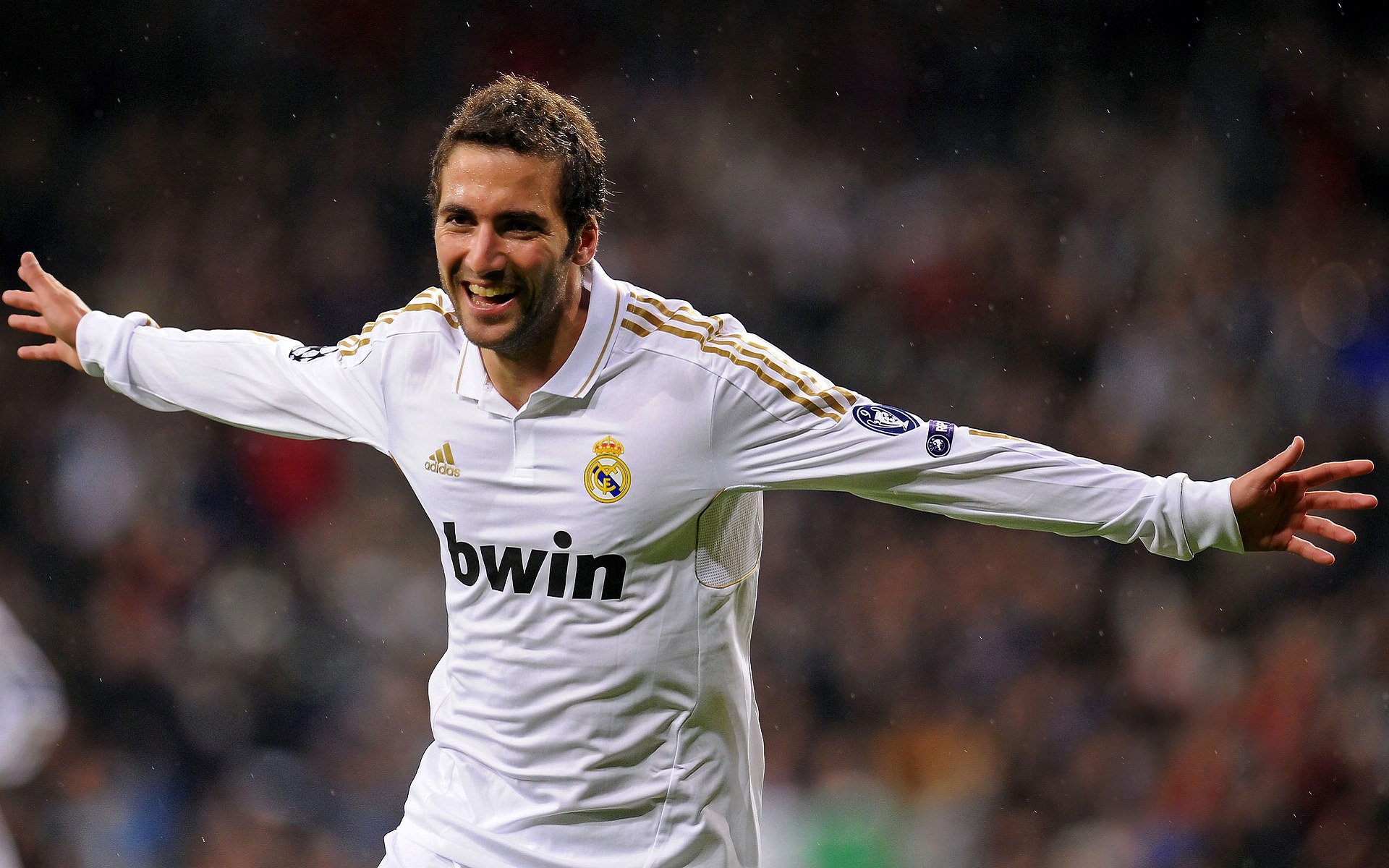 阿扎伦卡迎来十五赛季高光表现，日本队球迷沸腾！